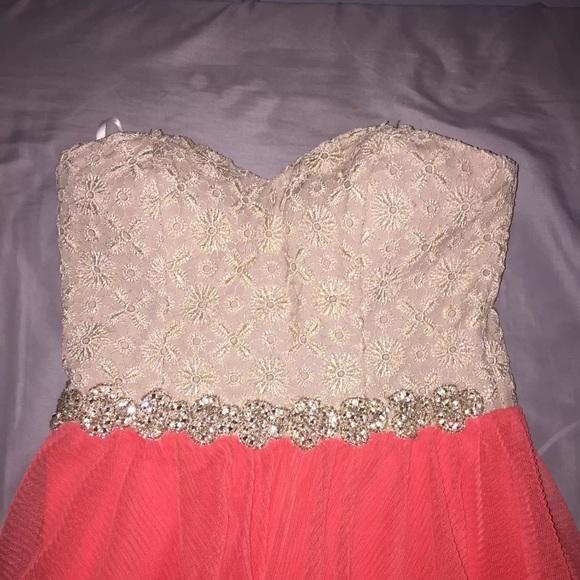 Coral homecoming dress - Picture 1 of 3